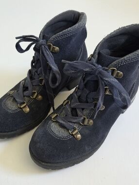 Clark’s Faralyn Alpha Blue Suede Water Resistant Hiking Boots Women’s Size 7